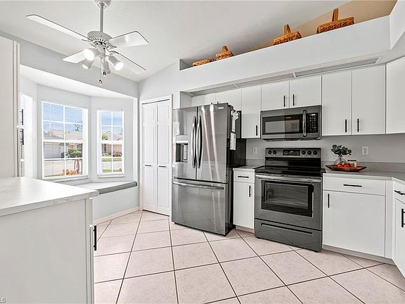4th image of 2261 Valparaiso BLVD