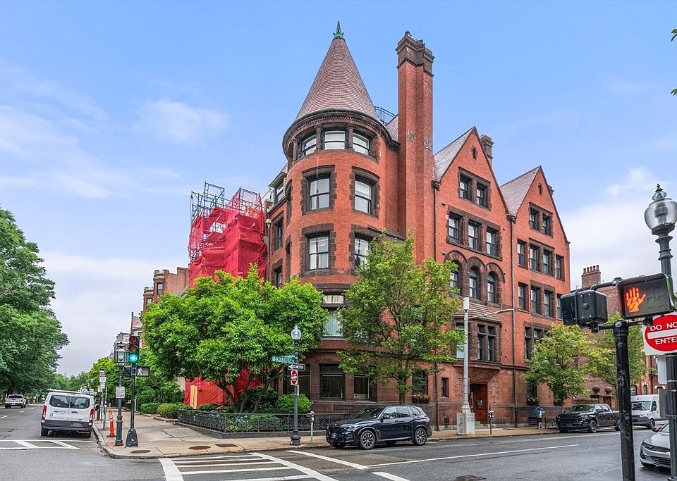 1st image of 20 Gloucester St APT 3