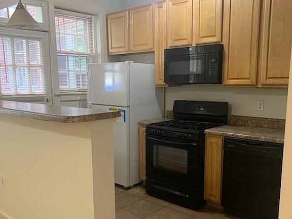 5th image of 260 Hatton St APT A1