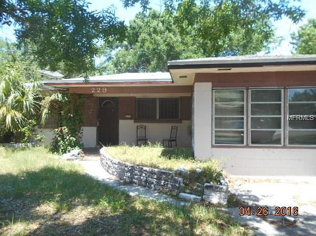 1st image of 229 Avenue E SE