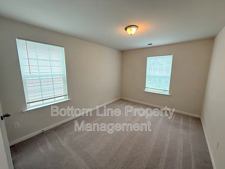 729 Willshire Falls Dr — Photo 18