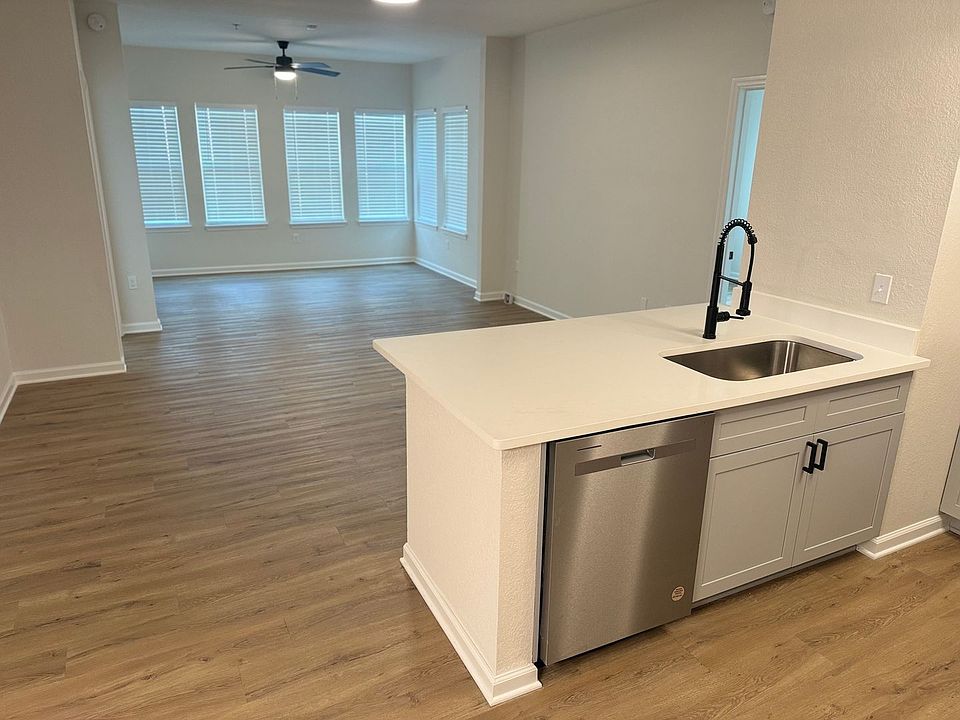 1st image of 2801 Chancellorsville Dr APT 311