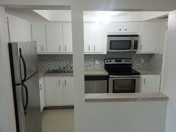 2nd image of 16701 NE 14th Ave APT 302