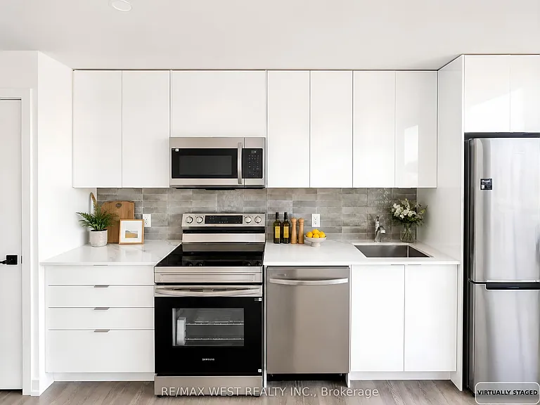 33 Erie Ave #501 — Photo 3