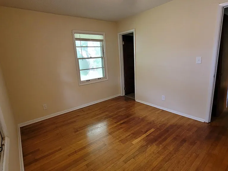 406 Warner St NW — Photo 7