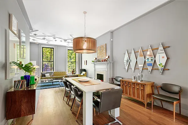 Rented by Compass | media 71