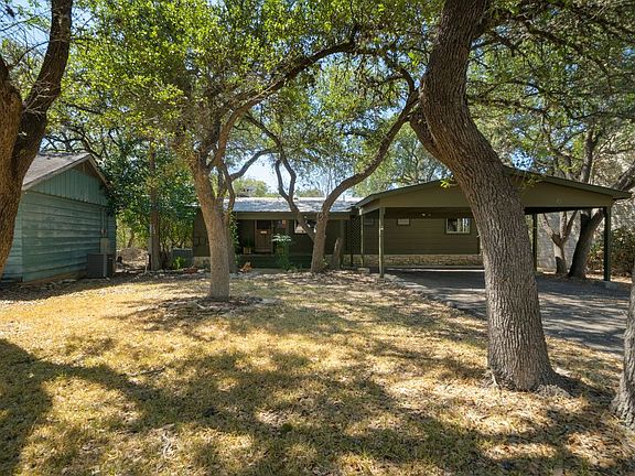 2nd image of 181 Lakeview Cir