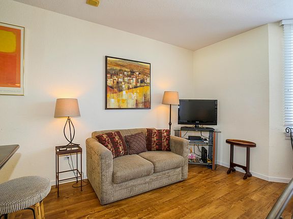 3rd image of 201 Harrison St #10