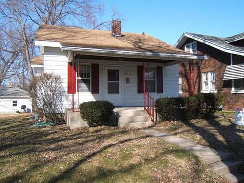 1st image of 925 E Victoria St