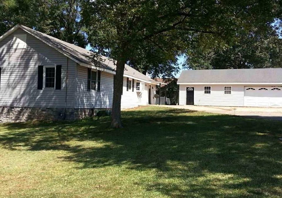 1st image of 325 Davors Dr