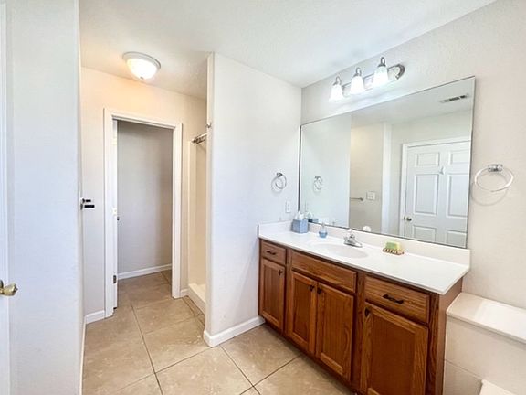 3rd image of 123 Farrah Ave