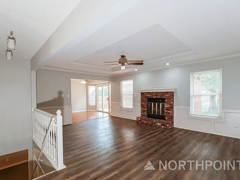 3901 SW 10th St — Photo 4