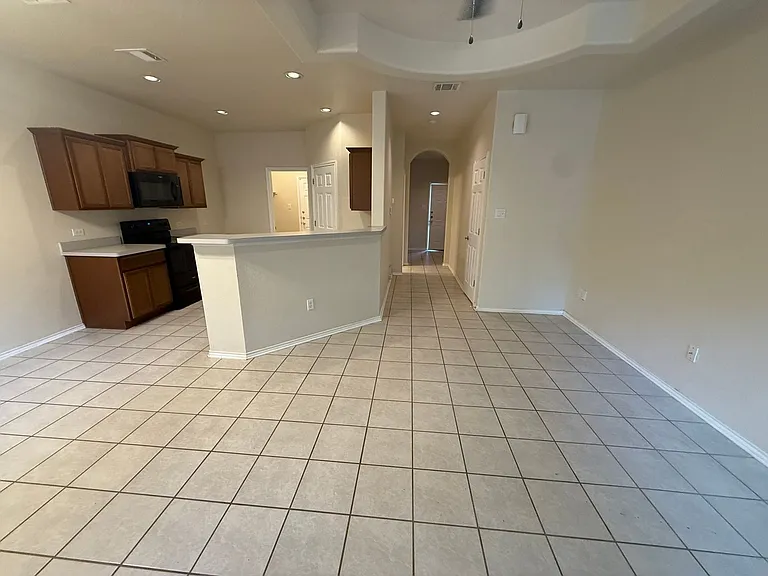 1427 Denver Blvd — Photo 5