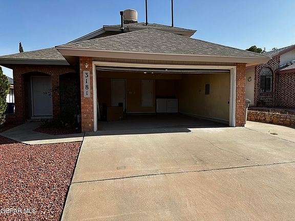 2nd image of 3181 Queens Garden Cir