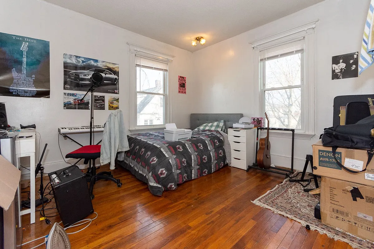 Building Photo - 10 Ashford St #4