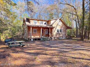 280 Thomas Ln, Hampstead, NC 28443