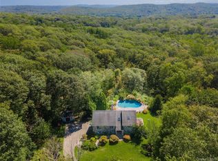 986 Cliff Avenue, Yorktown Heights, NY 10598