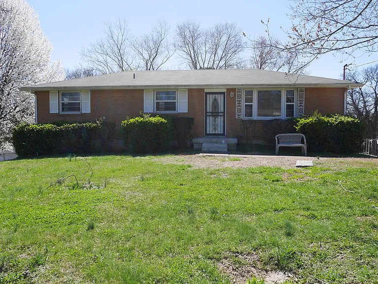 919 Allen Rd — Photo 1