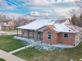 2310 W Monica Dr, Dunlap, IL 61525