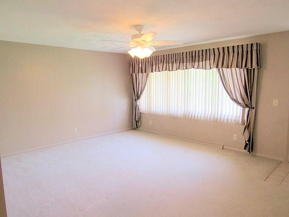 5th image of 3074 McKenzie Pl