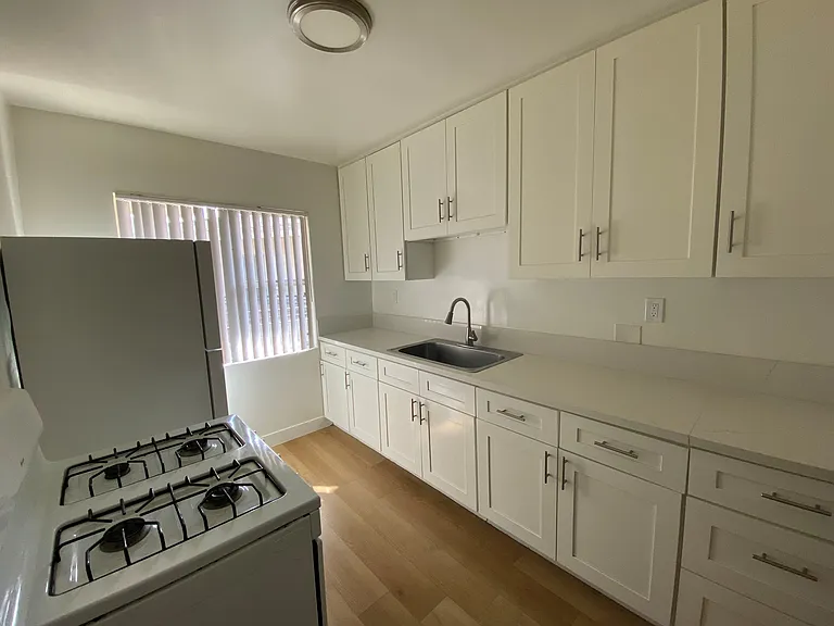 4423 Santa Rosalia Dr. — Photo 14