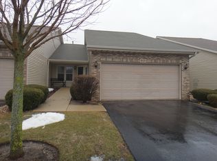 909 Foxpointe Dr, Sycamore, IL 60178