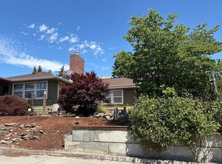 180 NW 4th St, Dufur, OR 97021