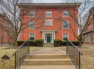 70 Waterman Pl, Saint Louis, MO 63112