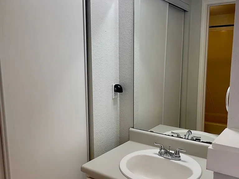 513 S Park Dr — Photo 12