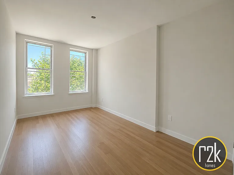 23-18 29th St #2 — Photo 10