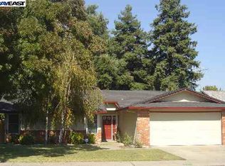 835 W Pebble Way, Manteca, CA 95336