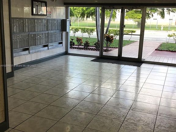 4th image of 1250 NE 125th St APT 211C