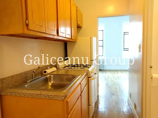 Rented by Lexington Real Estate Group | media 21