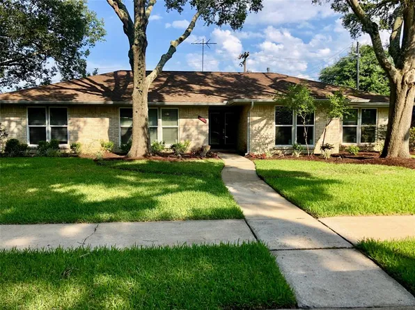 1214 Ferndale Dr, Seabrook, TX 77586