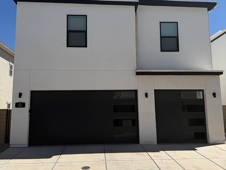 753 W Red Marble Ln — Photo 3