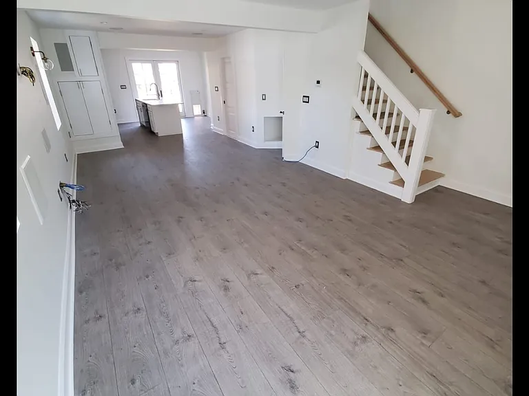 5003 S Dakota Ave NE — Photo 3