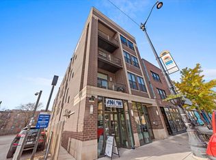 3122 N Broadway St #405, Chicago, IL 60657