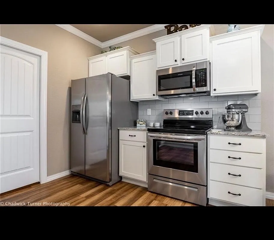 3 bed, 2.0 bath, 1656 sqft, $2,000 — Photo 4