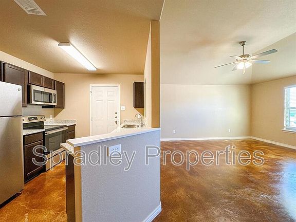 3rd image of 1005A San Saba Ct
