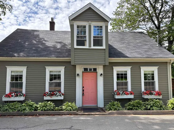 66 Main St, Liverpool, NS B0T 1K0