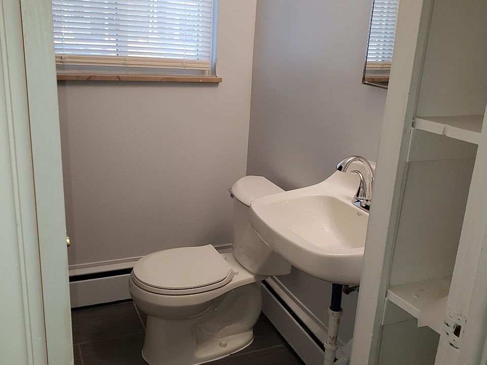 1st image of 1454 Russell Ave APT 3
