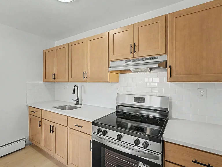 21 C07spring St #C07 — Photo 3