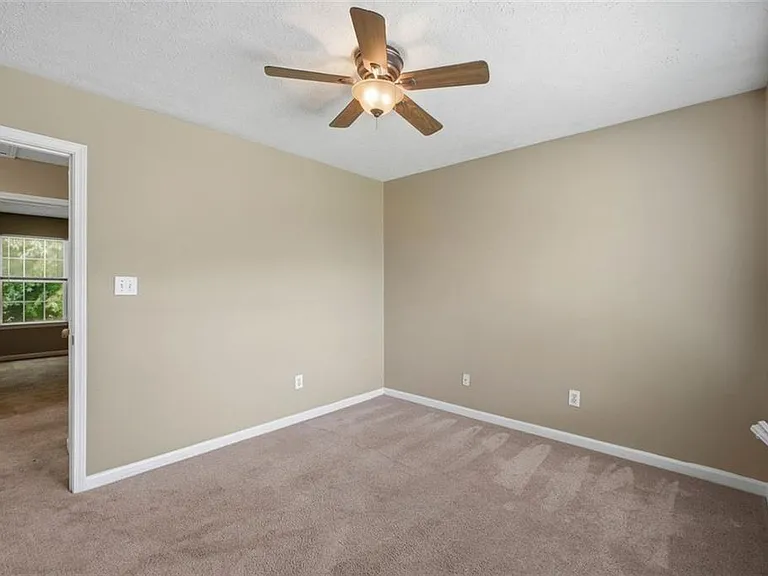 800 Revena Dr — Photo 24