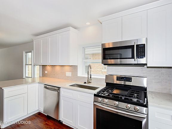 4th image of 8956 S Cornell Ave