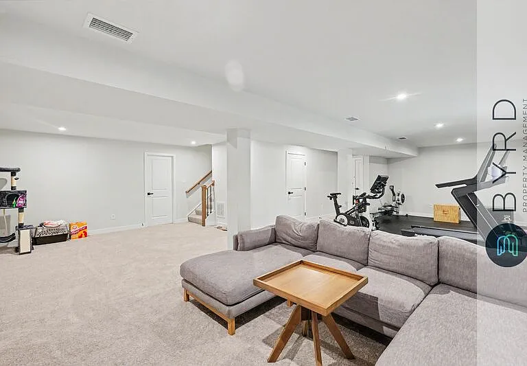 18606 Holly Crest Dr — Photo 34