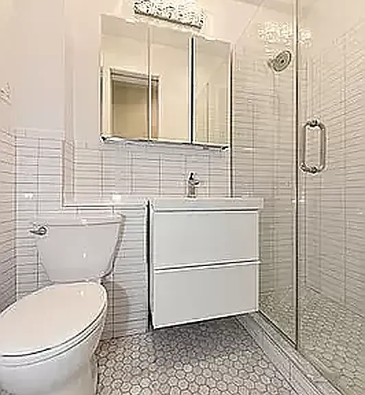 257 W 21st St #1W — Photo 8