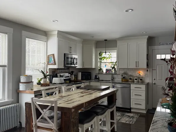 82 Main St, Lynnfield, MA 01940