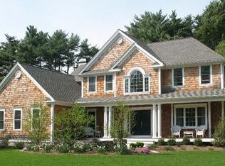 104 Bailey Ave, Middletown, RI 02842