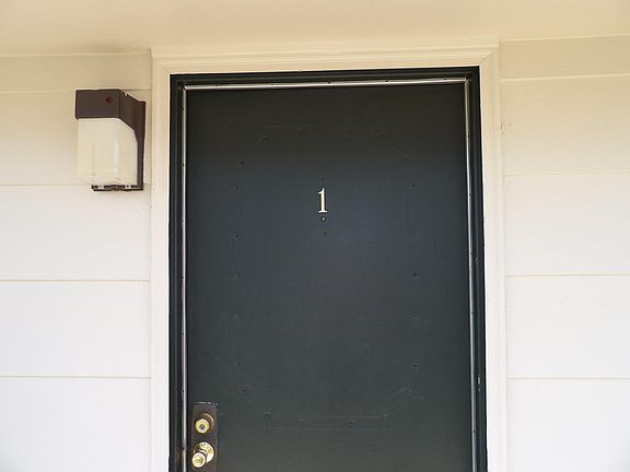 3rd image of 108 Hanly Ln APT 1