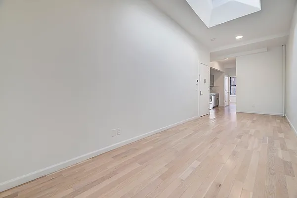 Rented by REAL New York | media 30